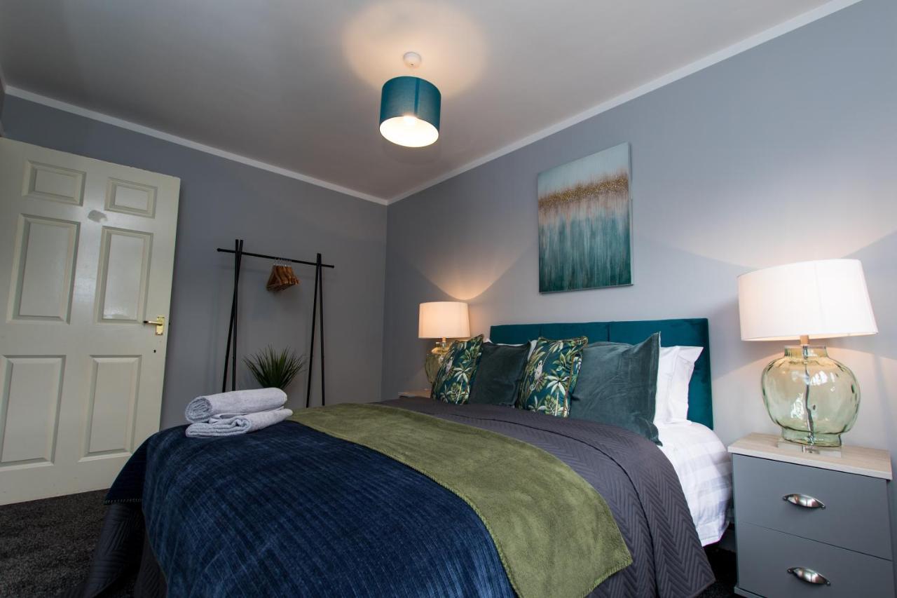 Newly Renovated Modern House With Free Parking Apartment *