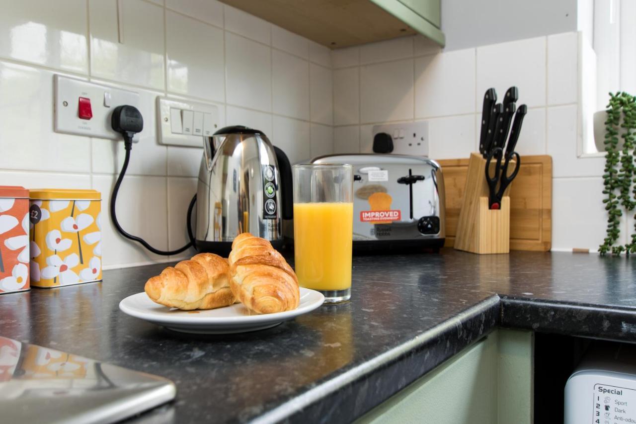 Newly Renovated Modern House With Free Parking Apartment Nottingham