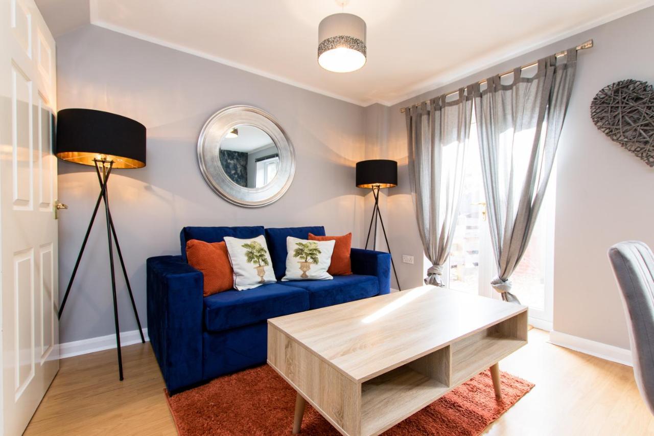 Newly Renovated Modern House With Free Parking Apartment *