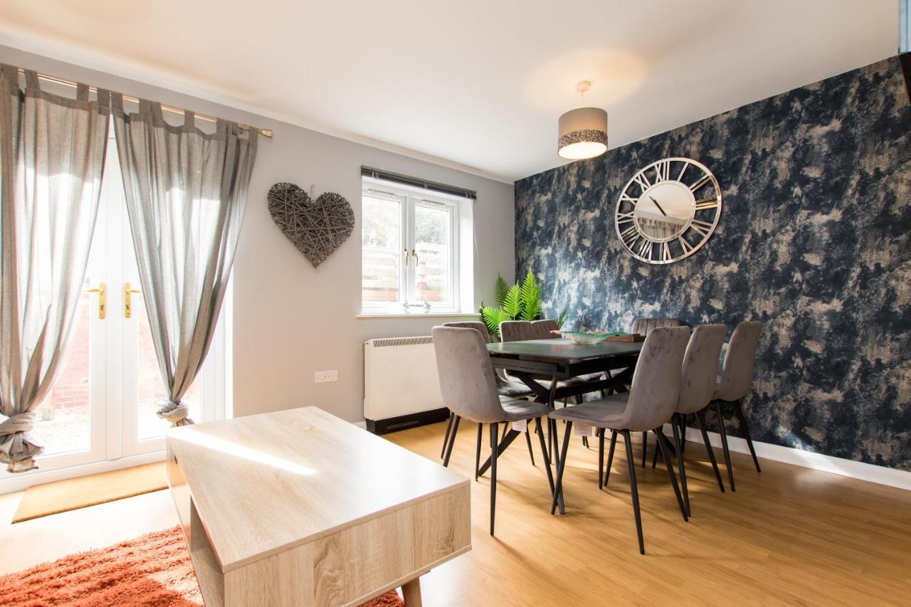 Newly Renovated Modern House With Free Parking *