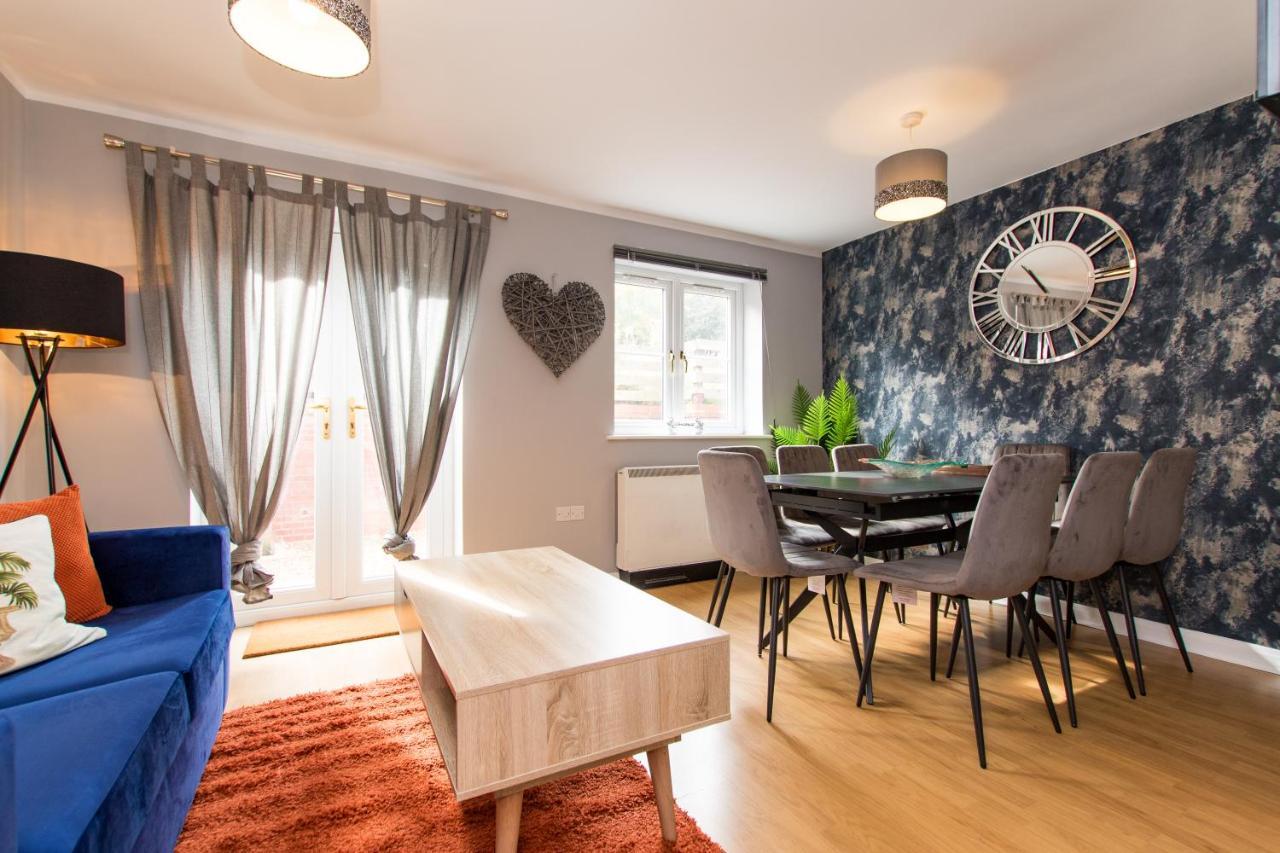 Apartment Newly Renovated Modern House With Free Parking